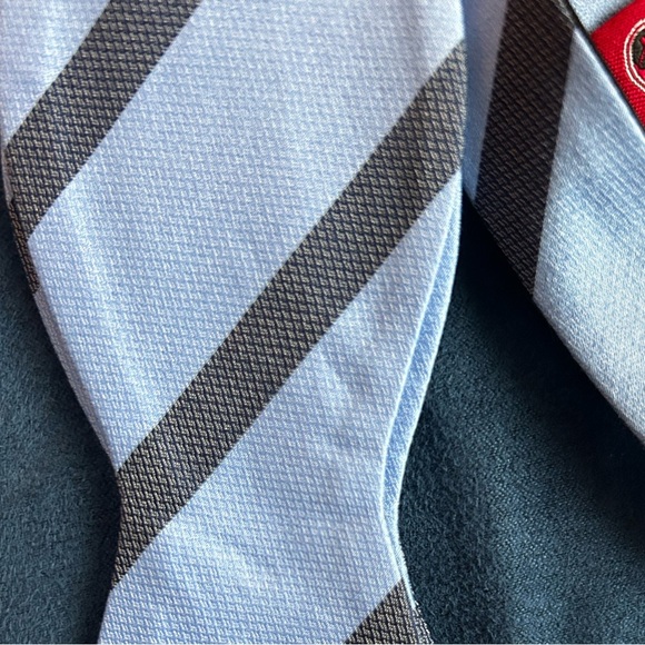 Southern Proper Blue stripped Bow tie - Picture 4 of 10